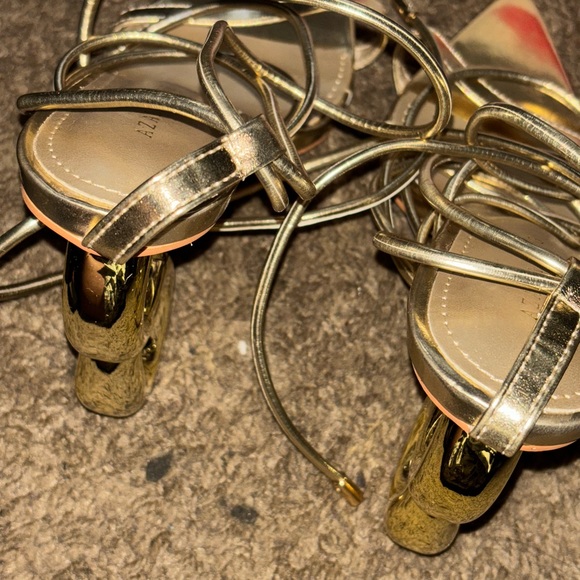 Heels - Picture 2 of 3